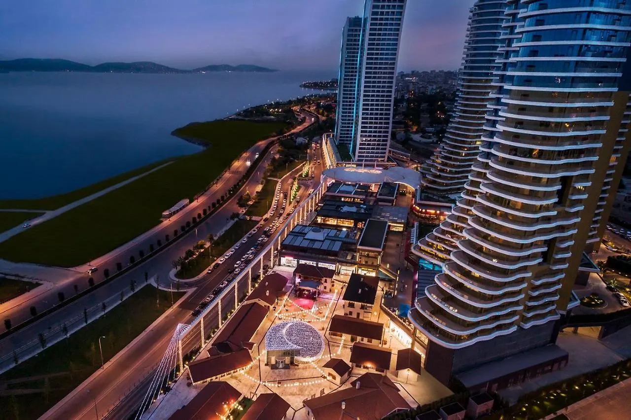 Wonderfully Located Seaside Residence 3 Minutes To Metro Istanbul Apartment