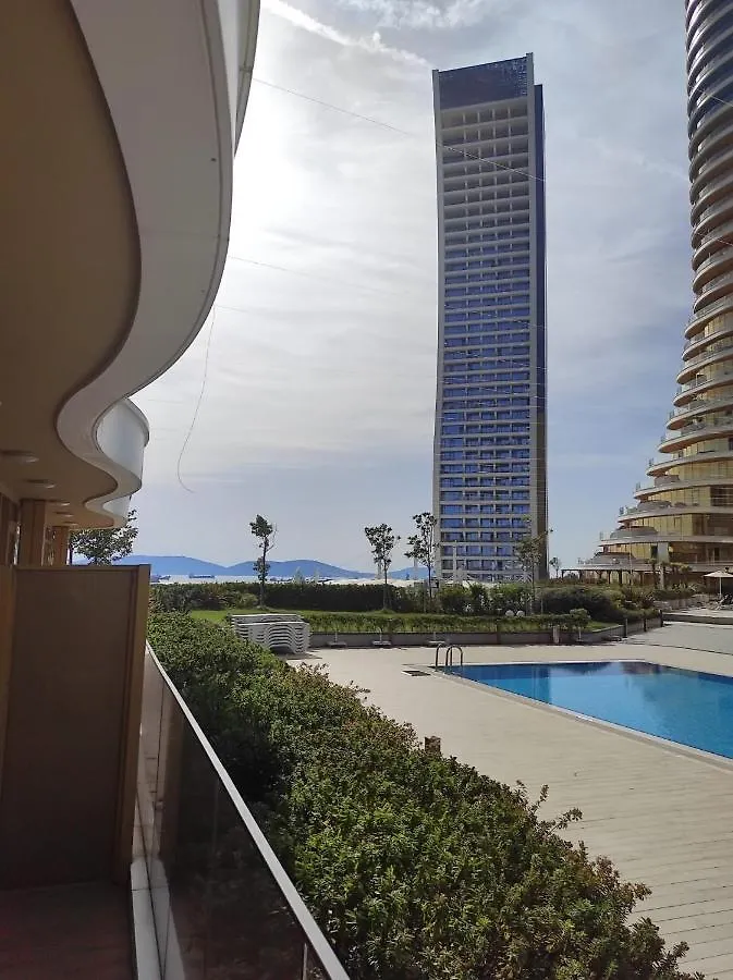 Wonderfully Located Seaside Residence 3 Minutes To Metro Istanboel Appartement