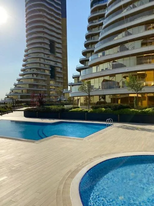 Apartment Wonderfully Located Seaside Residence 3 Minutes To Metro Istanbul