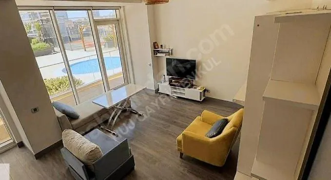 Apartment Wonderfully Located Seaside Residence 3 Minutes To Metro Istanbul