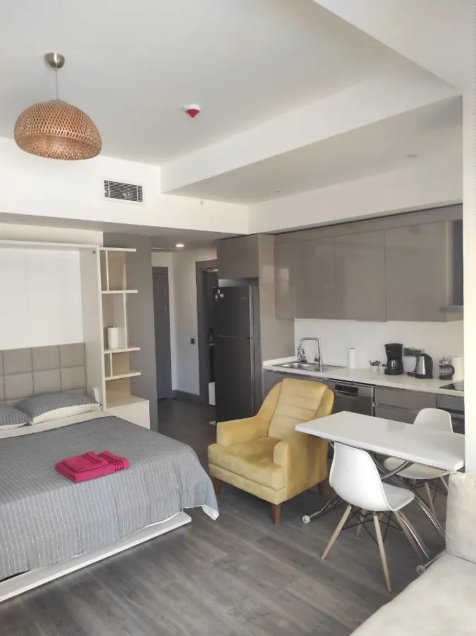 Wonderfully Located Seaside Residence 3 Minutes To Metro Istanbul