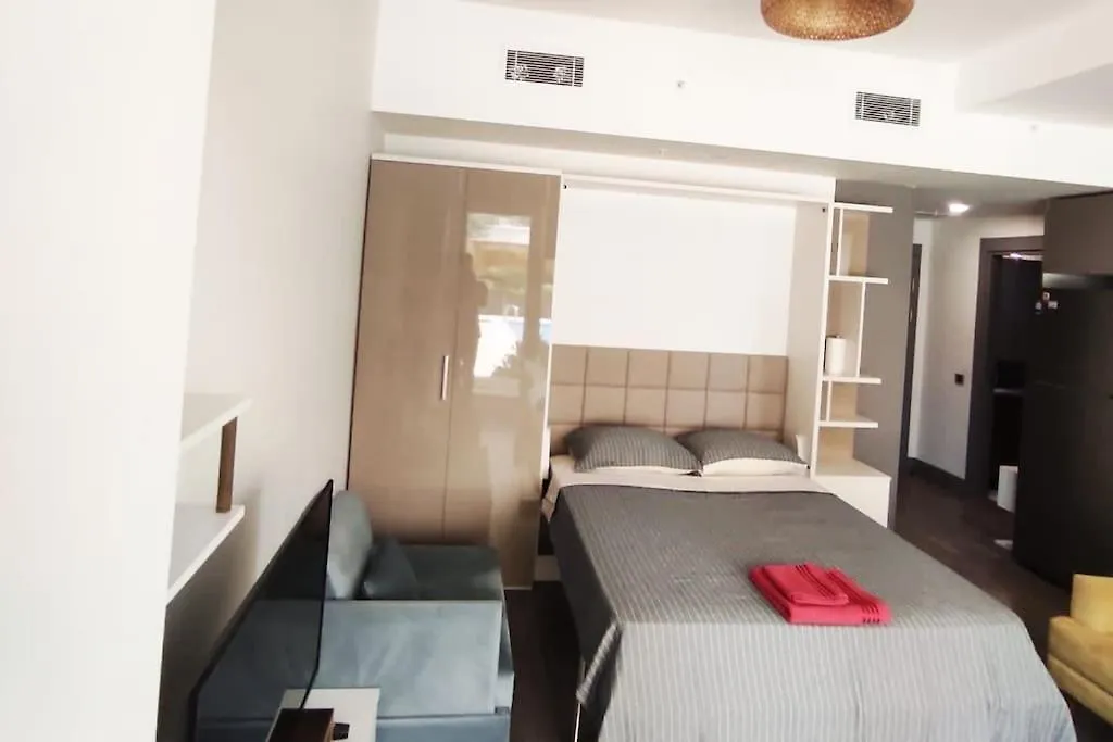 Wonderfully Located Seaside Residence 3 Minutes To Metro Istanbul