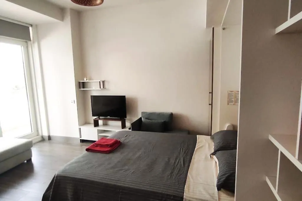 Apartment Wonderfully Located Seaside Residence 3 Minutes To Metro Istanbul