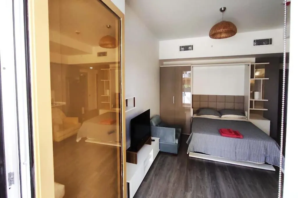 Apartment Wonderfully Located Seaside Residence 3 Minutes To Metro Istanbul